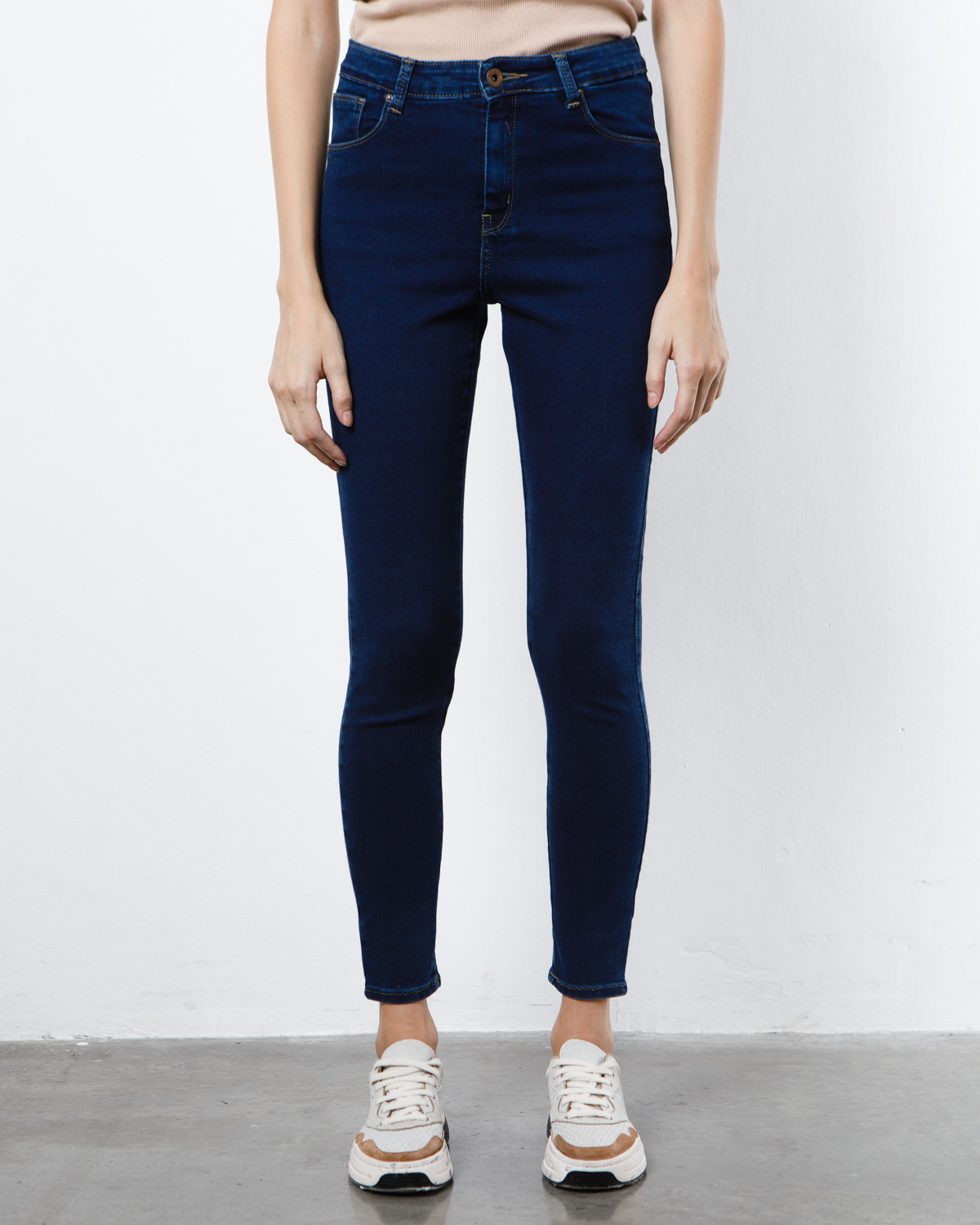 Basic Taylor Jeans