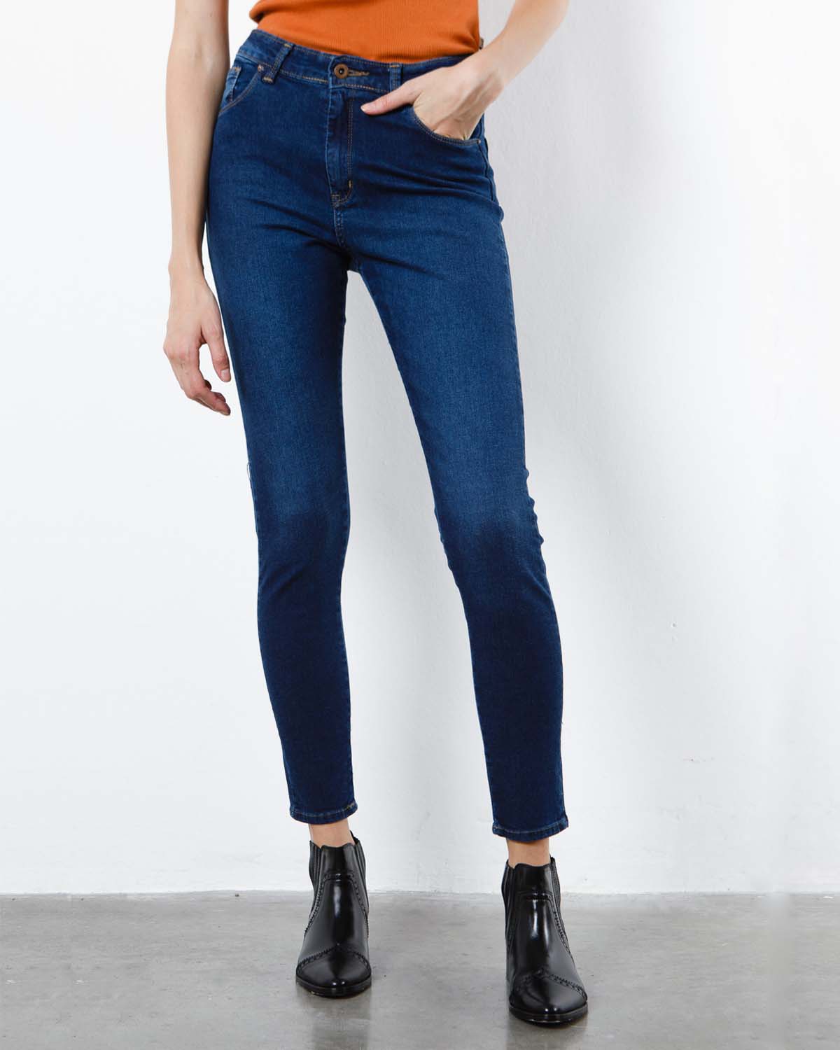 Basic Taylor Jeans