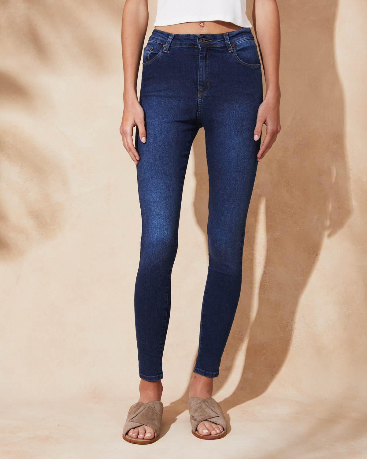 wanama_basic-used-blue-taylor-jeans_35-28-2023__picture-44273