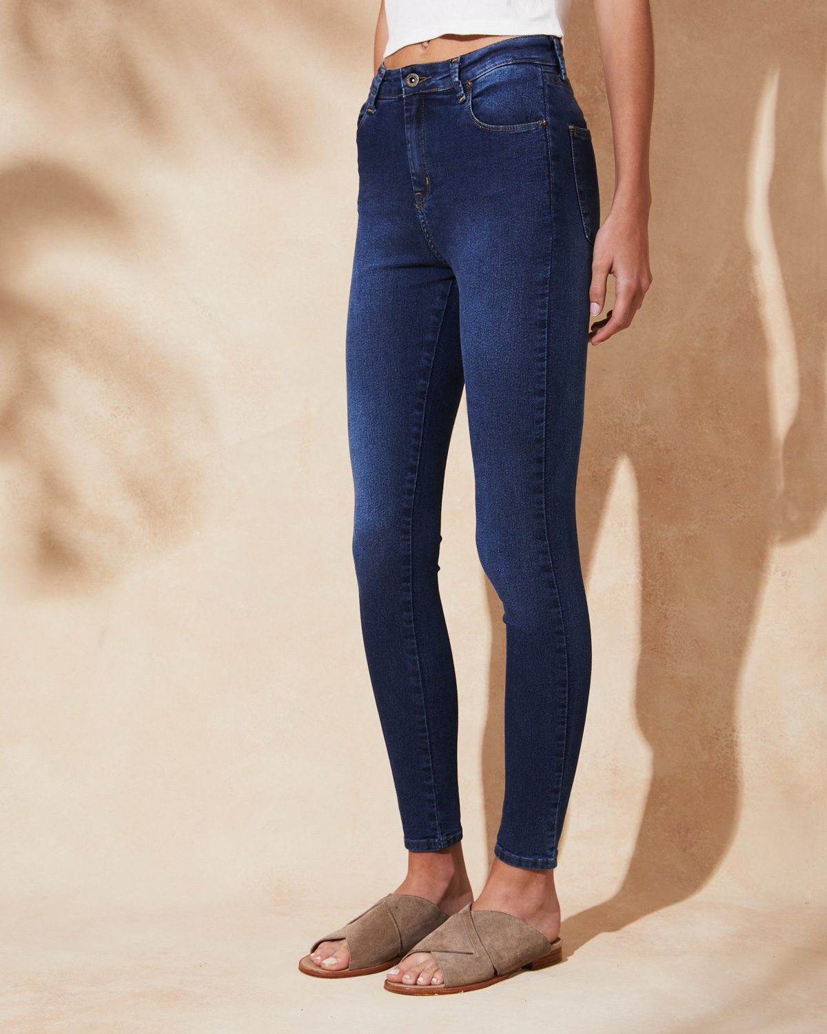 wanama_basic-used-blue-taylor-jeans_35-28-2023__picture-44274