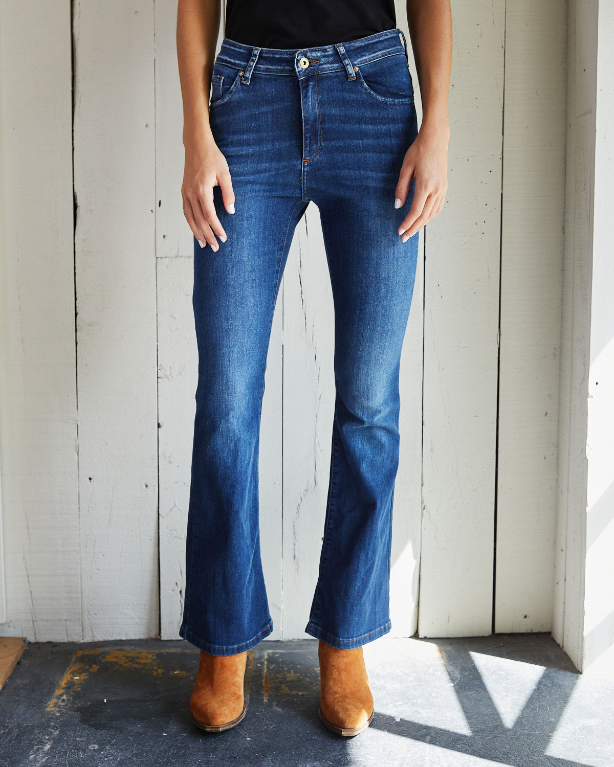 wanama_bianca-rose-used-blue-jeans_03-15-2024__picture-51153